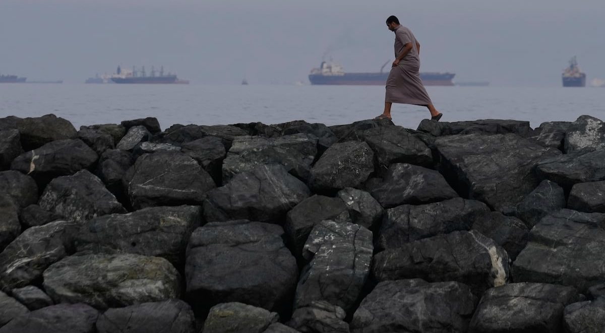 Image credit: Vessels report being hit by gunfire as Iran says Strait of Hormuz shut again / Reuters