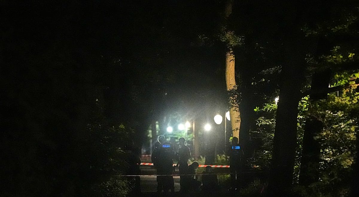 Car rams crowd at Berlin Pride event, killing one and injuring 16 — Image credit: Euronews